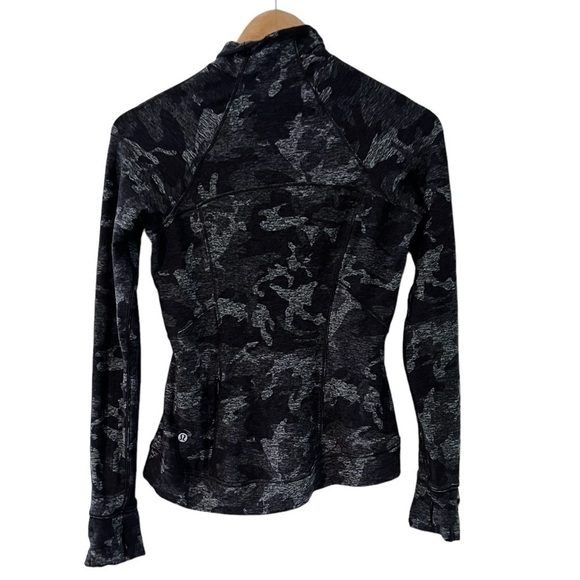 Lululemon Outrun the Elements 1/2 Zip in Incognito Camo HTR Black - Picture 6 of 12